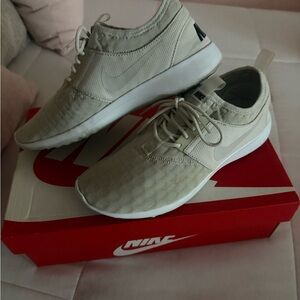 Nike Light Tan Athletic Shoes